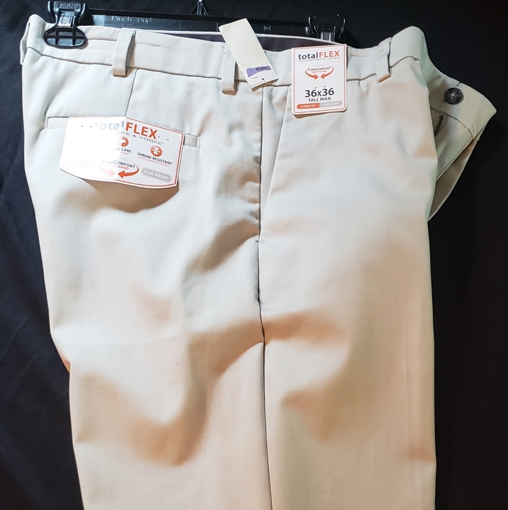 Men's Roundtree & Yorke total flex khaki